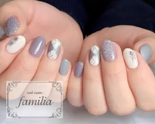 ネイル -nailroom- familiaのネイルデザイン