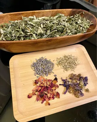 ヘッドスパよもぎ蒸し 育美肌フェイシャルのエステ・リラクイメージ