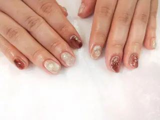 ネイル R'well所属・はばすみれ🎀ﾈｲﾙ 光ﾌｪｲｼｬﾙ ﾍｱのネイルデザイン