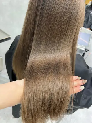 ロング 上田 エミのヘアスタイル