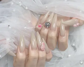 ネイル サイナ🎀 長さだし&デザインのネイルデザイン