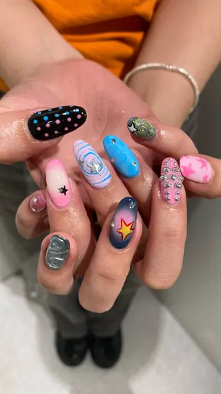 ネイル カンナ【Y2Kネイル /コーンロウ】のネイルデザイン