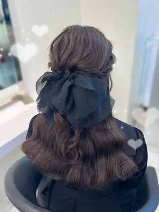 ヘアアレンジ うる艶モテカラー💞 盛れるヘアメ👧🏻のヘアスタイル