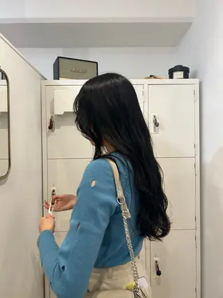 ロング カラー H女性専用サロン梅田所属・伊澤 紗弥のヘアスタイル