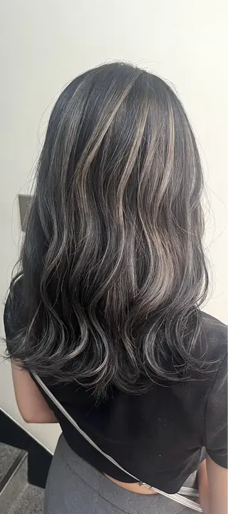 セミロング カラー hair design NORM所属・吉田裕太/ハイライト ダブルカラーのヘアスタイル