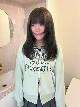 ロング カラー 藤原 美羽のヘアスタイル