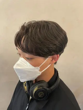 パーマ メンズ レイヤー/艶カラー 🫧守利のヘアスタイル