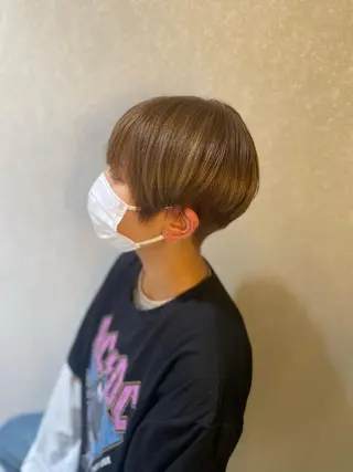 カラー 勝海 絢音のヘアスタイル