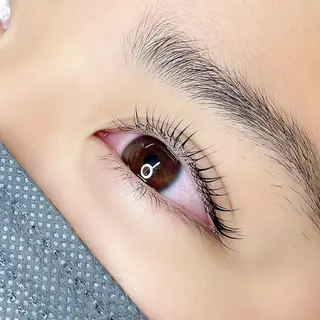 マツエク・マツパ eye’s -アイズ-所属・eye's オーナー大宮のマツエク・マツパデザイン