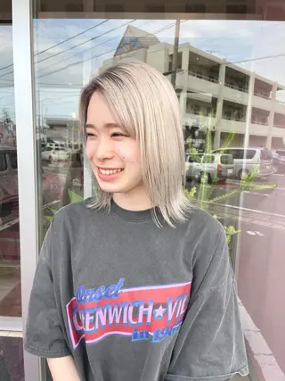 カラー ベージュ/透明感/ 桃子🎀のヘアスタイル