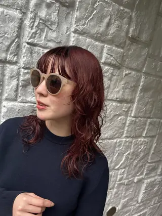 ミディアム カラー カジュアルを女っぽく 𝗮𝘆𝗮𝗰𝗼のヘアスタイル