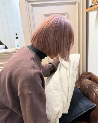 ショート カラー ミルクティー× グレージュMOMOのヘアスタイル