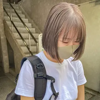 ミディアム カラー 岡本康平/ボブ /ブリーチ/レイヤーのヘアスタイル