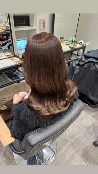 セミロング カラー 艶髪レイヤー上田 紗也🇰🇷💗のヘアスタイル