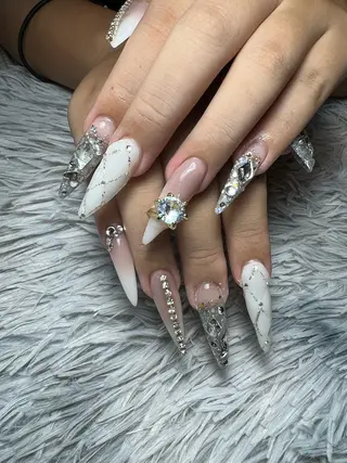 ネイル シェヌネイル JURAのネイルデザイン