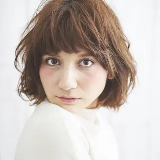 ミディアム THE DAY所属・AKI HASHIMOTOのヘアスタイル