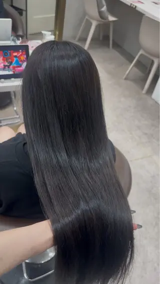 ロング Nanami / ベージュ/グレージュのヘアスタイル