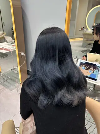 セミロング カラー Lond Melia所属・あいり／艶髪 、透明感カラー🩶のヘアスタイル