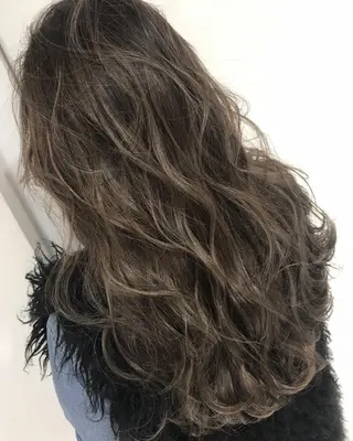 ロング カラー ブリーチ&似合せボブ 田中寛十のヘアスタイル