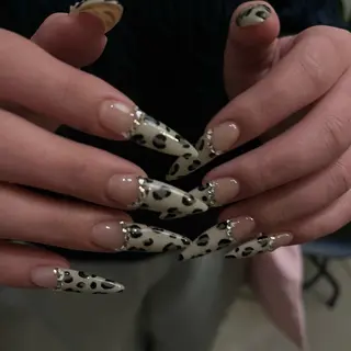 ネイル aiu アイユー ちひろのネイルデザイン