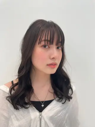 セミロング パーマ コテ巻き風パーマ✨ 韓国ヘア🤎近下菜央のヘアスタイル