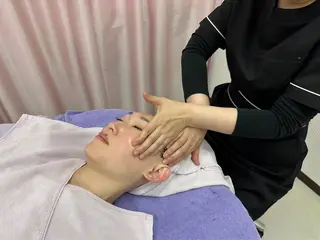 経絡リンパ美容整体 R-IIIサロンのエステ・リラクイメージ