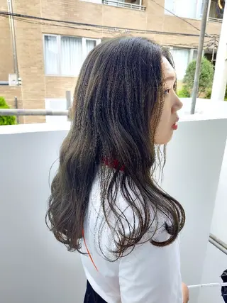 ロング カラー 樋口 千尋のヘアスタイル