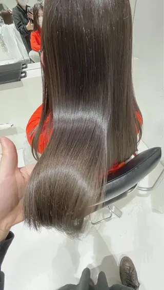 ロング カラー mai🐷髪質改善 🖤透ける暗髪🖤のヘアスタイル