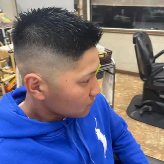 ショート メンズ 海老原 コウのヘアスタイル