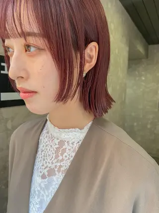 ミディアム カラー 岡本康平/ボブ /ブリーチ/レイヤーのヘアスタイル