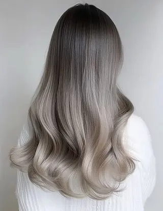 セミロング カラー ハイトーン/レイヤー SHUNのヘアスタイル