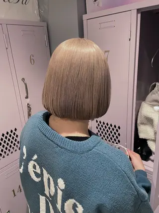 ショート 菜々🫧新宿 透明感ケアブリーチのヘアスタイル