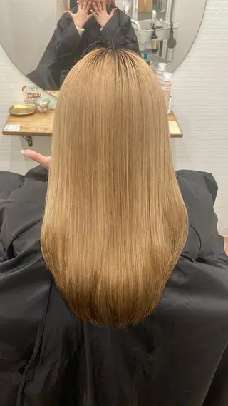 ロング 西岡 莉緒のヘアスタイル