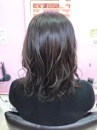 セミロング カラー 浦山 和之のヘアスタイル