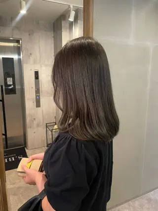 ミディアム カラー 齊藤 桃子のヘアスタイル