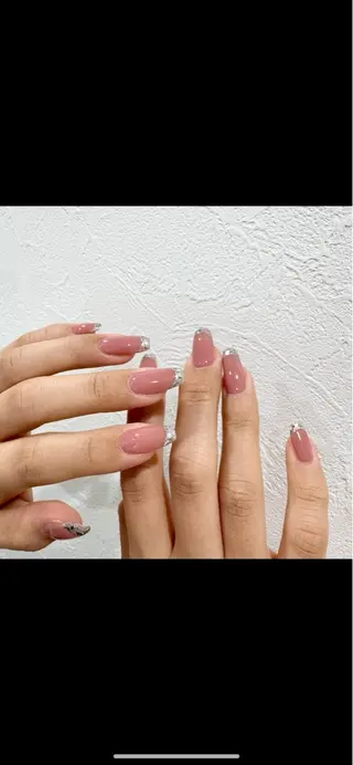 セミロング Be All Etre(ビオール・エトレ)所属・藤井 芽依のネイルデザイン