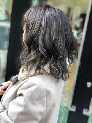 ミディアム カラー 樋渡 侑希のヘアスタイル