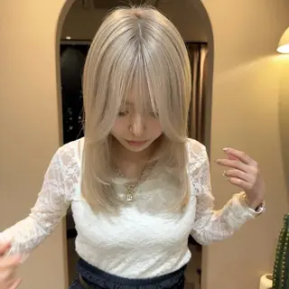 カラー ハイトーン／暖色 👩🏼HONOKAのヘアスタイル