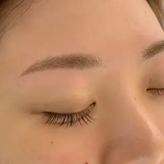 アイブロウ 榊琴帆/美容師兼 アイブロウリストの眉毛・アイブロウイメージ