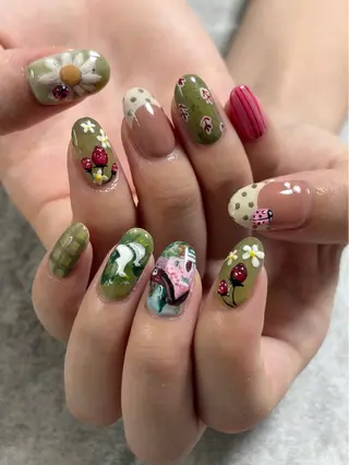 ネイル FIORITURA Maikoのネイルデザイン