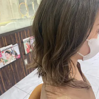 ミディアム 宮澤 美幸のヘアスタイル