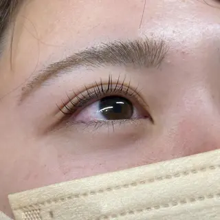 マツエク・マツパ ROW beaute所属・ROW beaute Sakiの眉毛・アイブロウイメージ