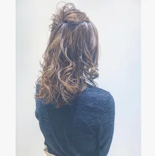 セミロング ヘアアレンジ 💙美髪救世主💙 関華蓮のヘアスタイル