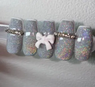 ネイル VIERU 🌈🎀💖のネイルデザイン