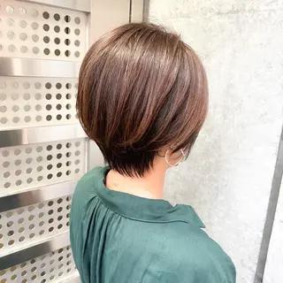 ショート カラー ヘアアレンジ MiU所属・韓国×髪質改善×美髪 縮毛矯正×レイヤーのヘアスタイル