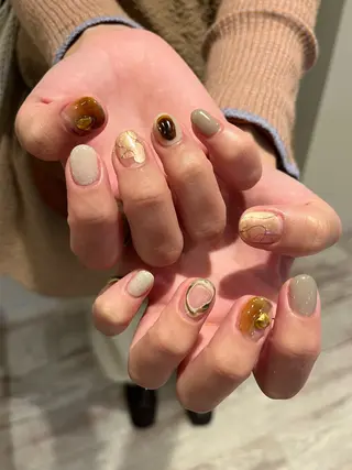 ネイル une／YUKINA 🫧大人nuanceのネイルデザイン