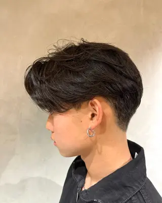 ショート メンズ センターパート /ニュアンスパーマのヘアスタイル