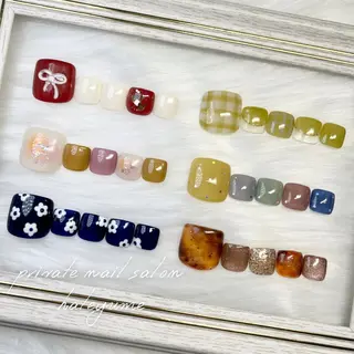 ネイル haleyume所属・shino🌟 痛ネイルのネイルデザイン