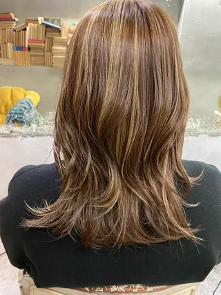 セミロング カラー お任せヘア☘️☘️ 及川渚のヘアスタイル