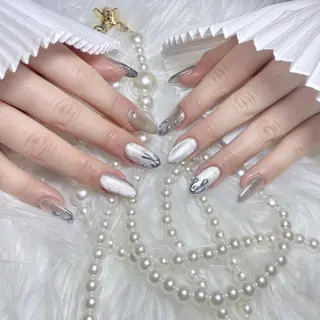 ネイル RAFFINE 月🦋🩵のネイルデザイン